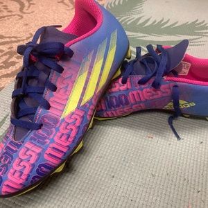 Adidas Messi soccer cleats kids/youth size 3 1/2